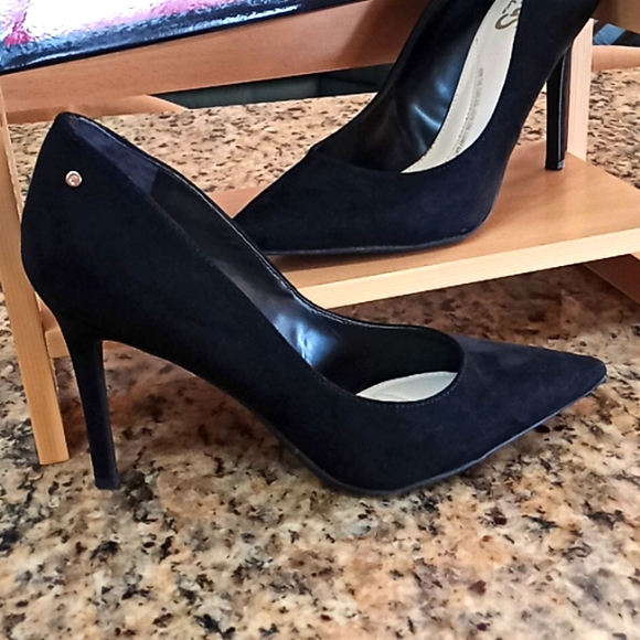 Sam Edelman "Circus" Black Velvet Shoes. Great Cond. Worn once for pictures. (7) - Picture 3 of 16